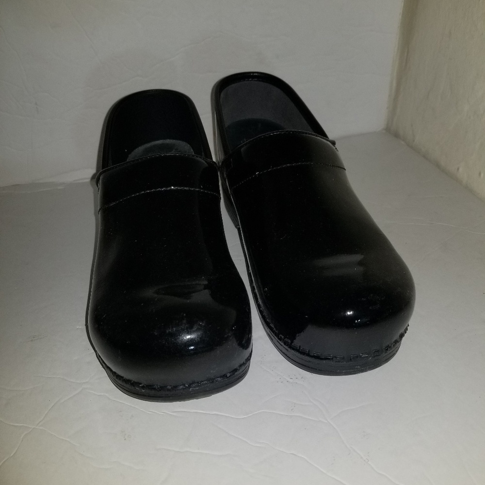 Dansko shoes size 40